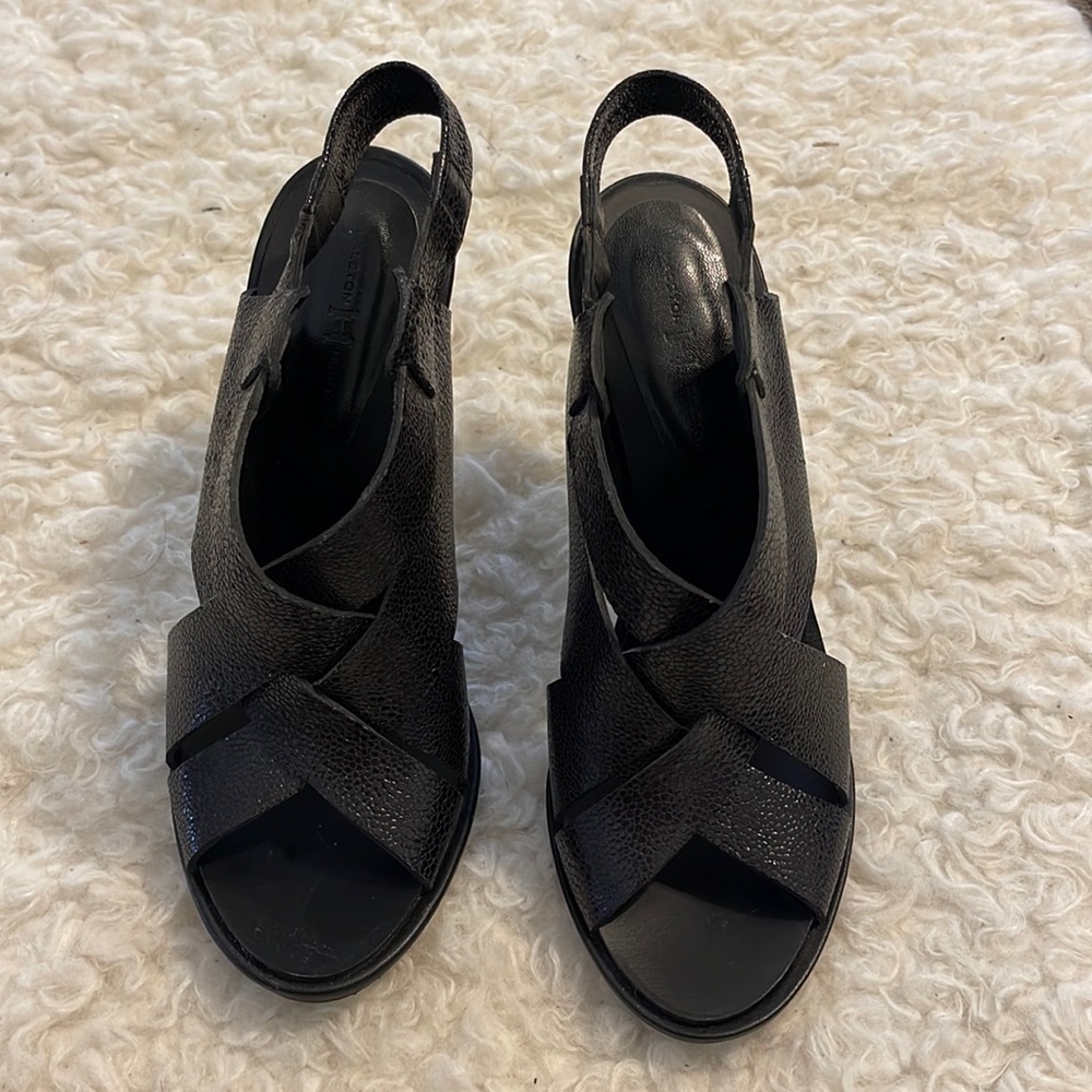 New Halston heritage black leather 👠